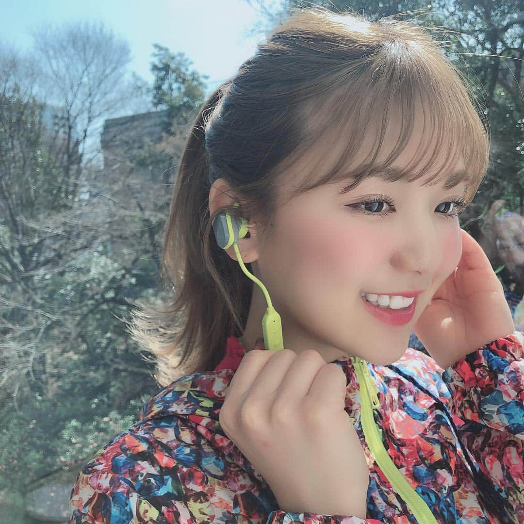 ひよんさんのインスタグラム写真 - (ひよんInstagram)「🏃‍♀️🎧☘🐝 ㅤㅤㅤㅤㅤㅤㅤㅤㅤㅤㅤㅤㅤ 運動しないとそろそろ大変🤭🐷🍚💔泣 ランニングするときは #jvc のイヤホンがとてもよい🙆‍♀️🧡 ㅤㅤㅤㅤㅤㅤㅤㅤㅤㅤㅤㅤㅤ #running #run #spring #운동 #헬스타그램 #희영 #ランニング女子 #イヤホン推奨 #ひよん #インスタ限定」3月27日 8時23分 - cchan_fee4