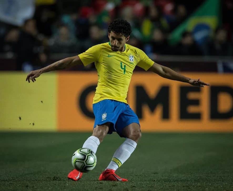 マルコス・アオアス・コレアのインスタグラム：「🇧🇷 República Tcheca 1x3 Brasil... Primeiro tempo complicado mas um segundo tempo de muita coisa boa! Agora é seguir o trabalho no clube 🇫🇷 Victoire 3a1... Une première mi-temps difficile mais une deuxième avec beaucoup des bonnes choses! Maintenant retour en club. 💪🏾⚽️ #SeleçãoBrasileira #PatriaAmada」