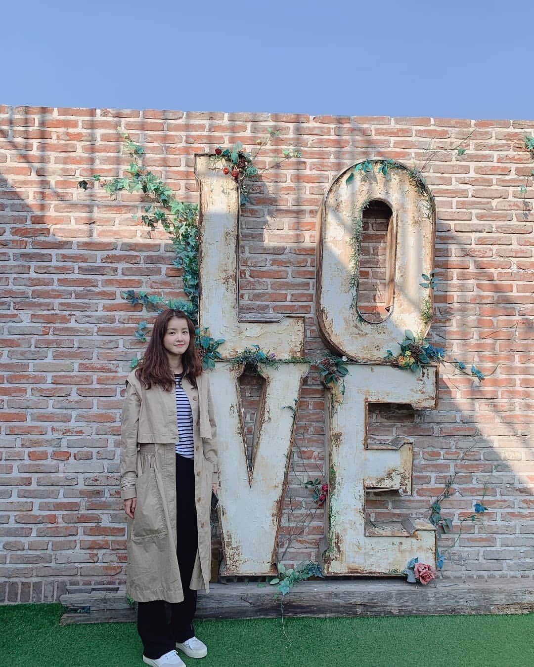 イ・シヨンさんのインスタグラム写真 - (イ・シヨンInstagram)「날씨 너무 좋았자나요😊💛💫#봄봄봄🌸🌸🌸」3月27日 8時46分 - leesiyoung38