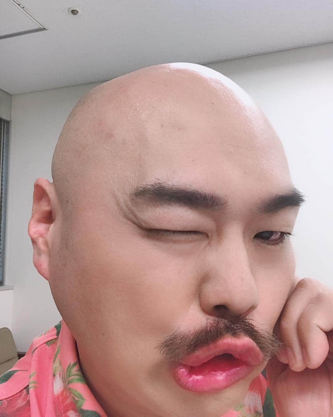 クロちゃんさんのインスタグラム写真 - (クロちゃんInstagram)「ぽよーーーだしん♪ https://search.yahoo.co.jp/amp/s/www.excite.co.jp/news/article-amp/Cobs_1891335/%3Fusqp%3Dmq331AQECAEoAQ%253D%253D クロちゃん、本命はゆきぽよ「ギャルの中で一番かわいいから」 (2019年3月27日) - エキサイトニュース」3月27日 8時45分 - kurochandesuwawa