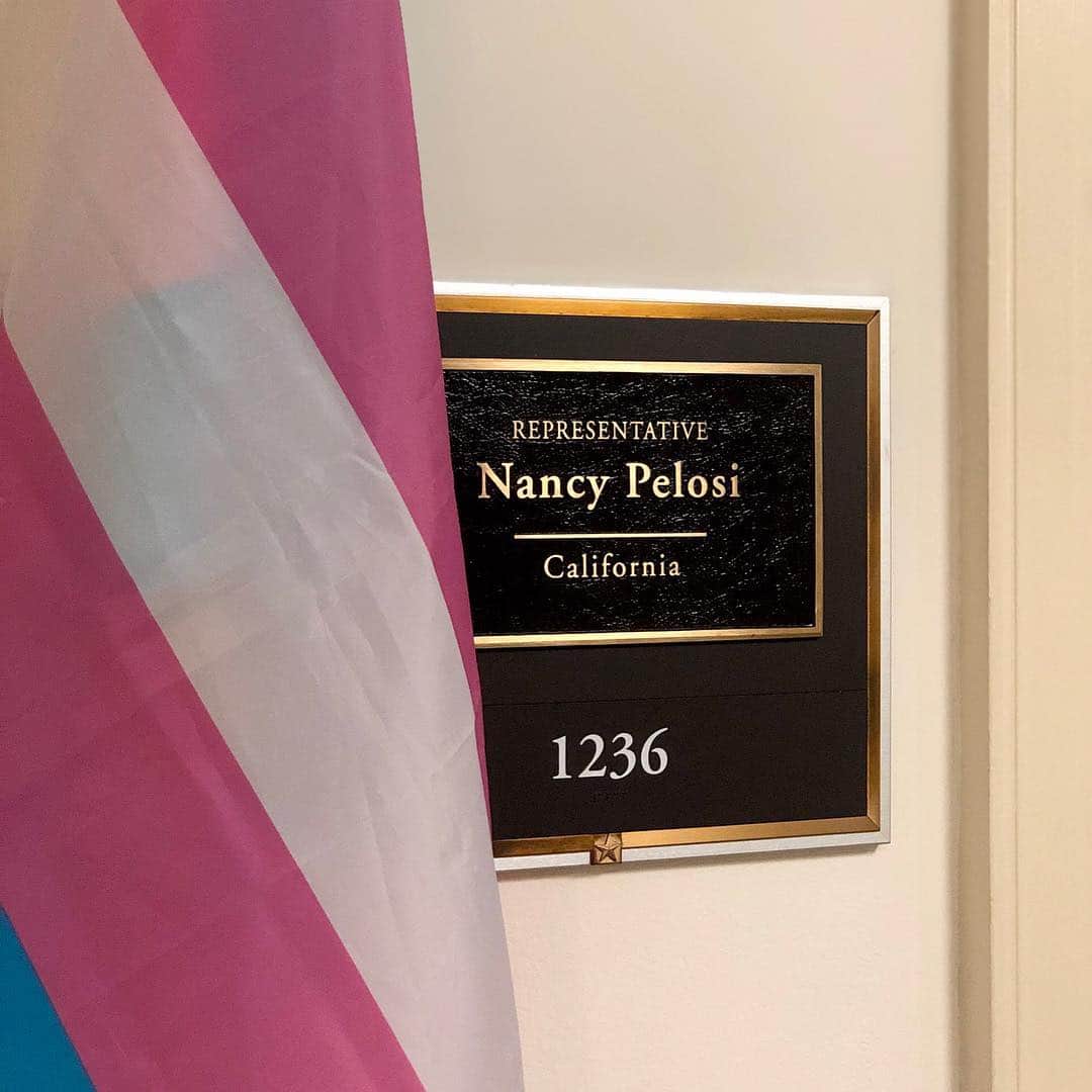 NBC Newsさんのインスタグラム写真 - (NBC NewsInstagram)「Pink, blue, and white #transgender #pride flags are dotting the halls of #Congress this week, where members are displaying them ahead of International Transgender Day of Visibility on Sunday. Click the link in our bio for more. . 📷 Courtesy of Speaker Pelosi's Office」3月27日 8時53分 - nbcnews