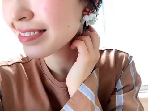 タピエスタイルさんのインスタグラム写真 - (タピエスタイルInstagram)「大阪ルクアイーレ店です。 恋するようなトキメキを毎日に「mine」ご紹介です。 . パワーを感じる天然素材からなる、天然石や天然ウッド、水牛など自然界に存在する美しい素材を組み合わせたアクセサリー。さらっと風に揺れるフリンジやタッセルもひとつひとつ手作りで制作しております。お肌の美しさを際立たせる絶妙なカラーバランス。金属はチタンポスト、14kgfを中心に使用しており金属アレルギーの方でもお楽しみ頂けるアイテムです。 . ルクアイーレ4Fタピエスタイルにてお待ちしております。 #mine #tapiestyle #ハンドメイドアクセサリー #handmadeaccessory #ルクアイーレタピエスタイル ino」3月27日 14時23分 - tapiestyle