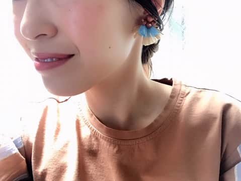 タピエスタイルさんのインスタグラム写真 - (タピエスタイルInstagram)「大阪ルクアイーレ店です。 恋するようなトキメキを毎日に「mine」ご紹介です。 . パワーを感じる天然素材からなる、天然石や天然ウッド、水牛など自然界に存在する美しい素材を組み合わせたアクセサリー。さらっと風に揺れるフリンジやタッセルもひとつひとつ手作りで制作しております。お肌の美しさを際立たせる絶妙なカラーバランス。金属はチタンポスト、14kgfを中心に使用しており金属アレルギーの方でもお楽しみ頂けるアイテムです。 . ルクアイーレ4Fタピエスタイルにてお待ちしております。 #mine #tapiestyle #ハンドメイドアクセサリー #handmadeaccessory #ルクアイーレタピエスタイル ino」3月27日 14時23分 - tapiestyle