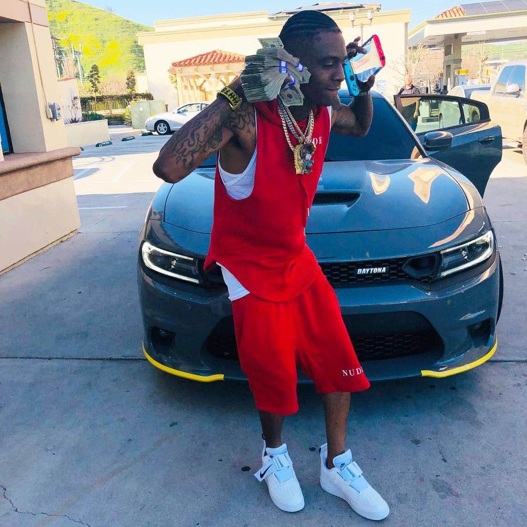 ソウルジャ・ボーイ・テレムのインスタグラム：「Hello? Excuse my flex 💪🏾 💸🤷🏾‍♂️」