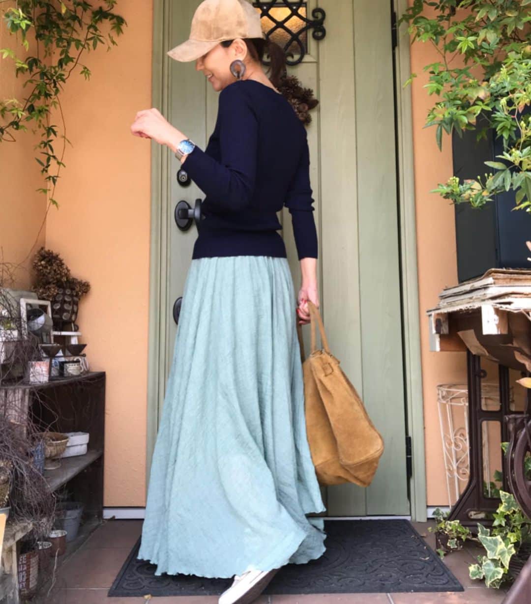 ukkyonkyonさんのインスタグラム写真 - (ukkyonkyonInstagram)「……んな  訳で  キャップ有りバージョン(笑)  #  #日焼け対策 編 w  #  #locari #ビタミンカラー#sitaparantica #mery#beautiful#beaustagrammer  #fashionista #fashion  #fashionista #instagood #fashionblogger #jマダムのおしゃれ  #40代コーデ#アラフィフコーデ#アラフォーコーデ#大人ファッション#今日のコーデ #今日の服 #今日のファッション#定番#プチプラコーデ #プチプラファッション#ビュースタグラマー#シンプルコーデ#おしゃれさんと繋がりたい#春コーデ#春ファッション#春服#ミントグリーン」3月27日 9時04分 - ukkyonkyon