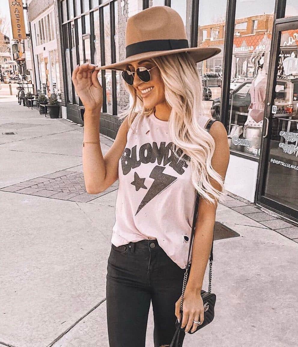 チェイサーのインスタグラム：「never met a graphic tee I didn't like😍⚡️ #chaserbrand via @emmaginethis」