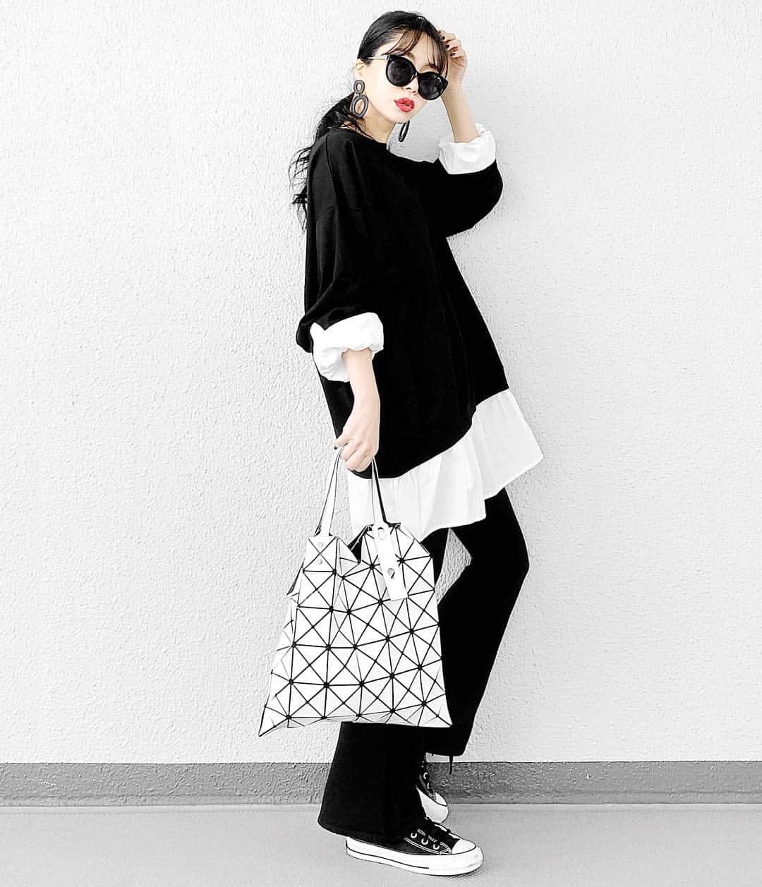 lve_xxxxのインスタグラム：「.﻿ .﻿ レイヤード風ワンピを﻿ きゃにちゃんSHOP🛒で捕獲🖤﻿ ﻿ @cannnnnnnnnny ﻿ ☑︎ シャツレイヤードワンピース﻿ ﻿ 一枚で重ね着風なるので﻿ 重ね着暑なってくるこれからに最適👏﻿ ﻿ @baobaoisseymiyake_official ﻿ 持ってるだけで幸せ🥰🥰🥰←﻿ ﻿ －－－－－－－－－－－－－－－－－－﻿﻿﻿﻿﻿﻿﻿﻿﻿﻿﻿﻿﻿﻿﻿﻿﻿﻿﻿ ﻿﻿﻿﻿﻿﻿﻿﻿﻿﻿﻿﻿﻿﻿﻿﻿﻿﻿﻿ item詳細(ブランド・サイズ等)に﻿﻿﻿ 関しましては﻿﻿﻿﻿﻿﻿﻿﻿﻿﻿﻿【WEAR】を﻿﻿﻿ ご参照くださいませ🙇‍♀️♡﻿﻿﻿﻿﻿﻿﻿﻿﻿﻿﻿﻿﻿﻿ ﻿﻿﻿ プロフのURLより飛んで頂けます✈︎﻿﻿﻿﻿﻿﻿﻿﻿﻿﻿﻿﻿﻿﻿﻿﻿﻿ ﻿﻿﻿ －－－－－－－－－－－－－－－－－－﻿﻿﻿ ﻿﻿」