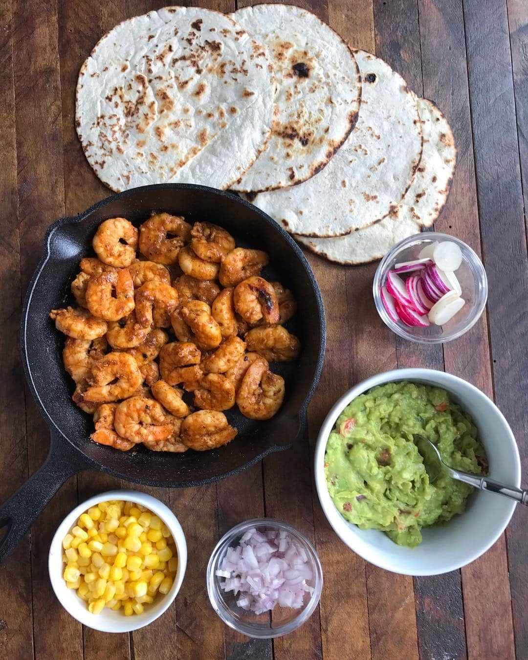 Easy Recipesさんのインスタグラム写真 - (Easy RecipesInstagram)「It’s Taco Tuesday and since I didn’t make any Tacos today I am reposting this Chili Lime Shrimp Taco recipe in a slide form with transitional photos. If you like these kinds of posts, double tap and let me know in comments so I can post more of them!  Full recipe link in my bio: https://www.cookinwithmima.com/chili-lime-shrimp-taco/  #thekitchn #food52 #feedfeed #wholefoods #allrecipes #buzzfeedtasty #yahoofood #tohfoodie #tasteofhome #tastingtable #realsimple #eatingwell #cookinglight #bonappetit #huffposttaste #buzzfeedfood #marthafood #TODAYfood #FOODWINEWOMEN #onthetable #recipes #foodporn #food #foodie #healthyfood #taco #tacotuesday」3月27日 10時04分 - cookinwithmima