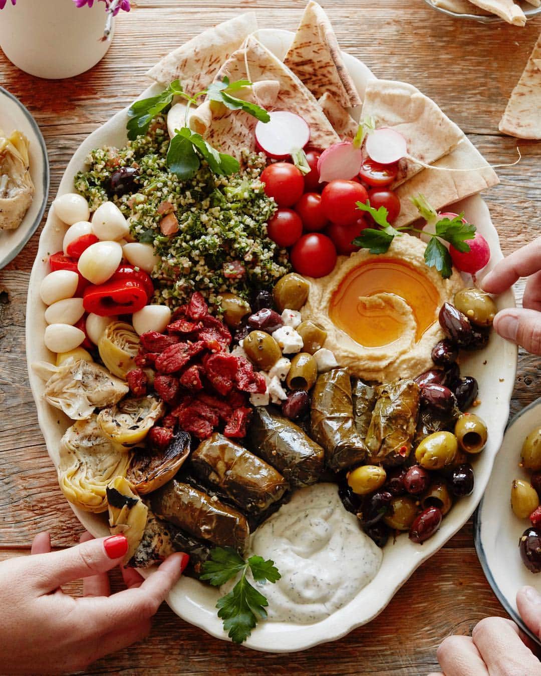 Gaby Dalkinさんのインスタグラム写真 - (Gaby DalkinInstagram)「This feels right for a Tuesday 😊 MEZZE x 100」3月27日 10時06分 - whatsgabycookin