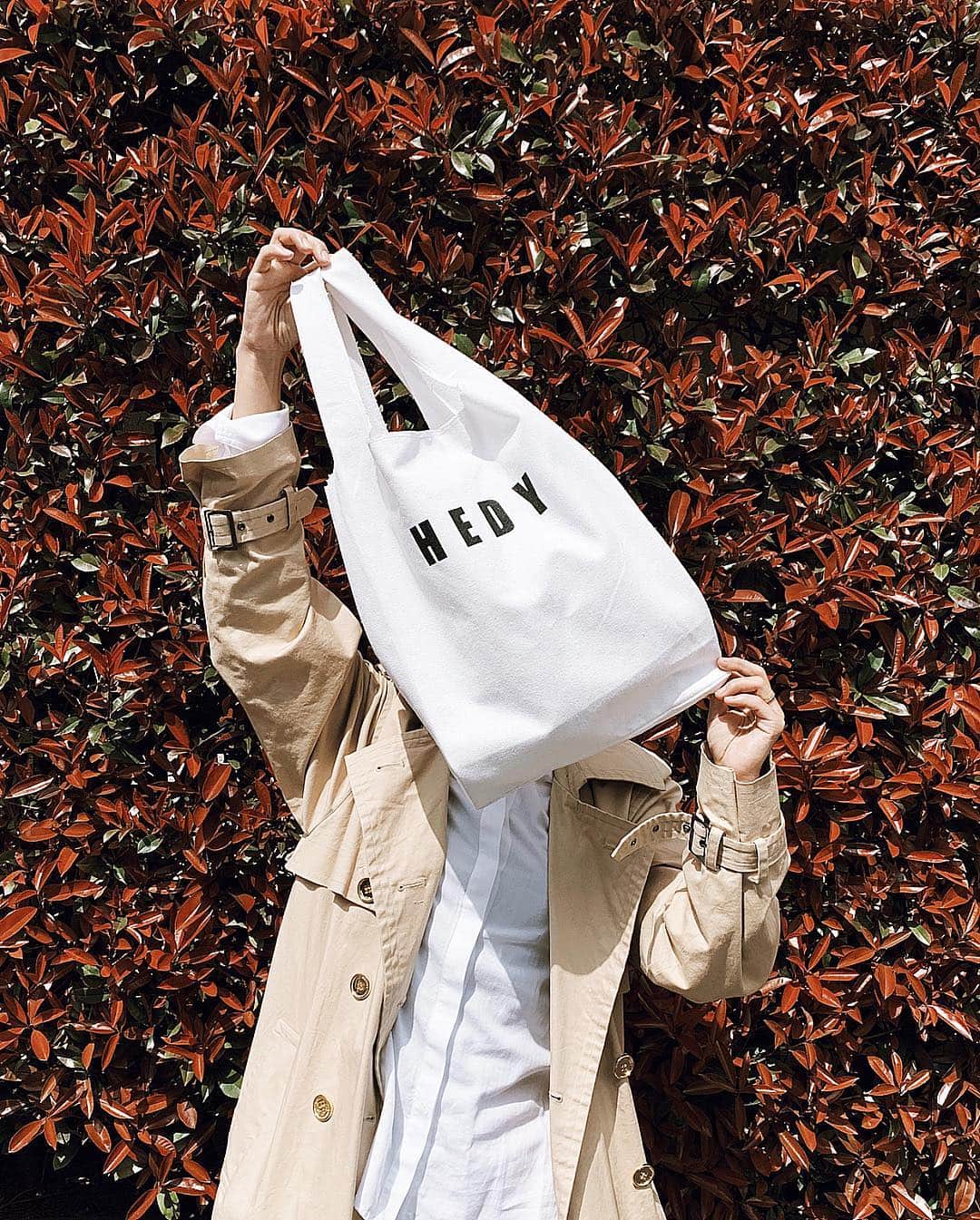 のインスタグラム：「【1st ANNIVERSARY PARTY】 . Hedy代官山店1周年を記念して ご購入いただいたお客様へオリジナルマルシェバッグをプレゼントいたします！ . 春なので白が欲しくて作っちゃいました♪. . 数量限定となっておりますのでお早めに..♡ . . -ANNIVERSARY PARTY- 3/30(Sat),31(Sun) 11:00-20:00 . -PLACE- Hedy Daikanyama Shop 東京都猿楽町26-8 03-6416-4421」