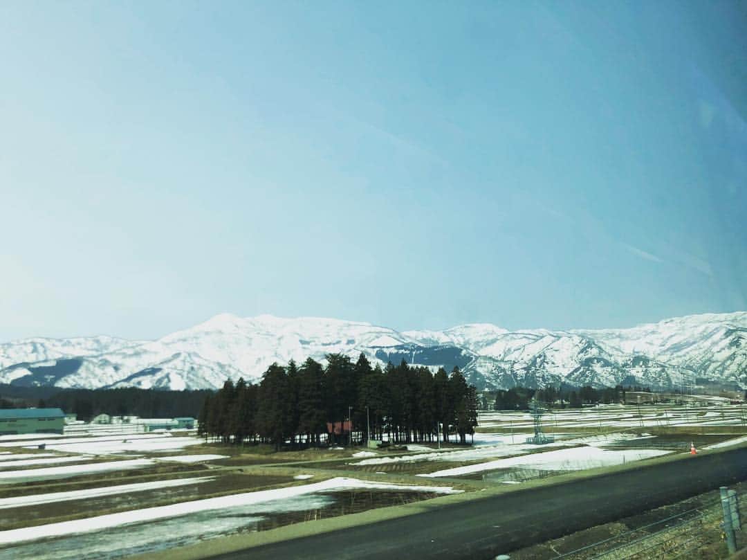 小名川高弘さんのインスタグラム写真 - (小名川高弘Instagram)「長野から新潟へ✨ 途中の景色に気持ちが上がってます！  #山本彩全国ツアー #imready #チームsy #移動中」3月27日 10時58分 - takahirokonagawa