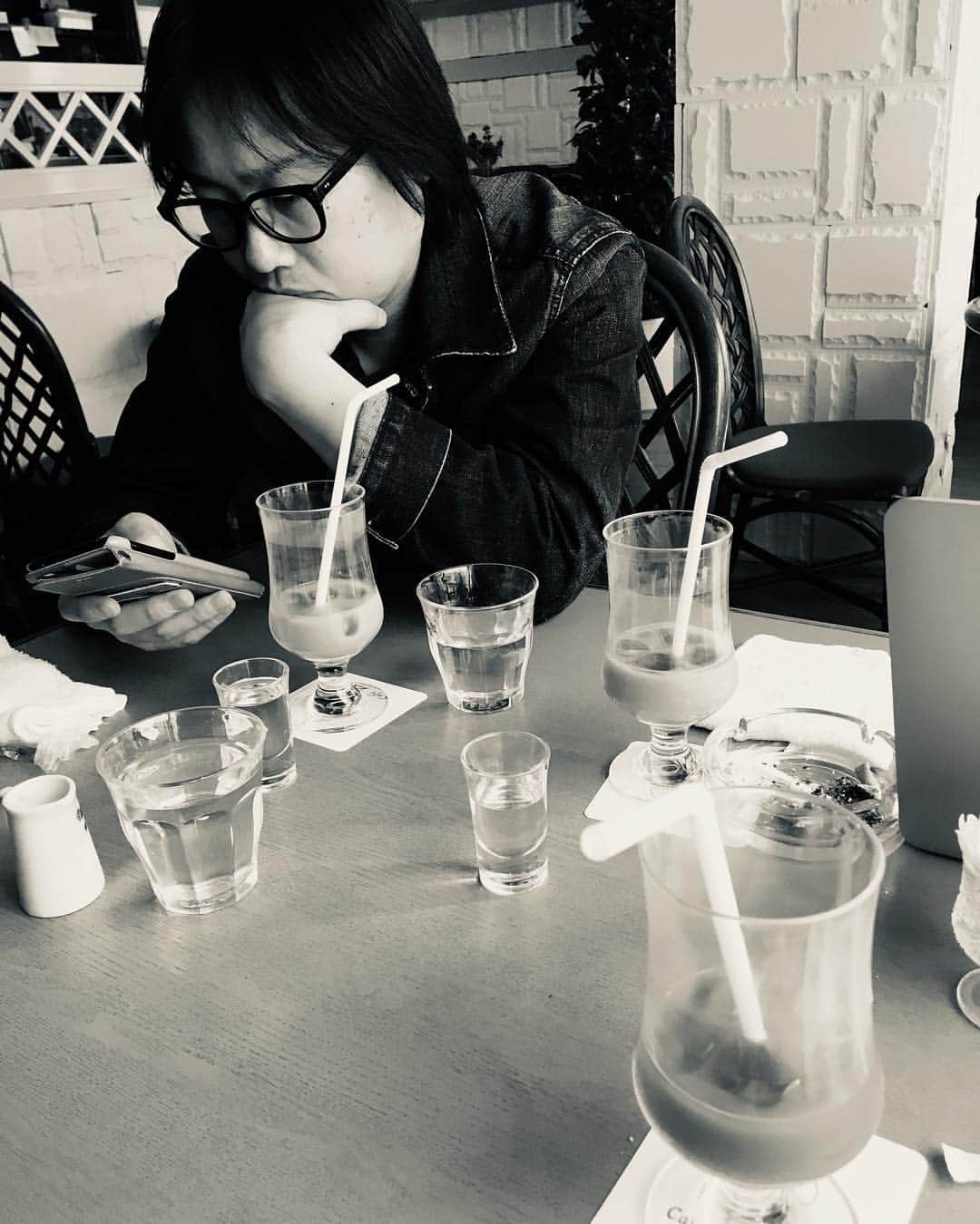 松本素生さんのインスタグラム写真 - (松本素生Instagram)「朝からミーティングをキメる水曜日。今週末のファンミーティング「タマリバ」に向け、企画をブラッシュアップ🎵」3月27日 11時30分 - sou_matsumoto