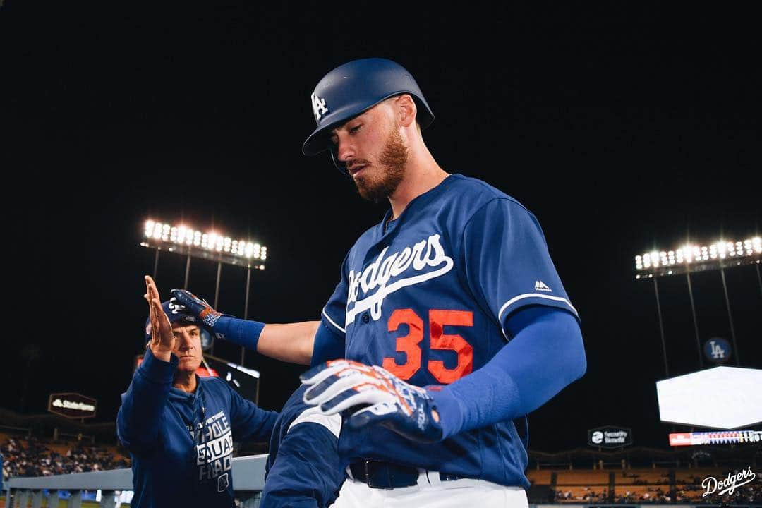 Los Angeles Dodgersさんのインスタグラム写真 - (Los Angeles DodgersInstagram)「That sound? Yeah, @cody_bellinger crushed that.  Swipe ⬅️ to watch the video.」3月27日 11時49分 - dodgers