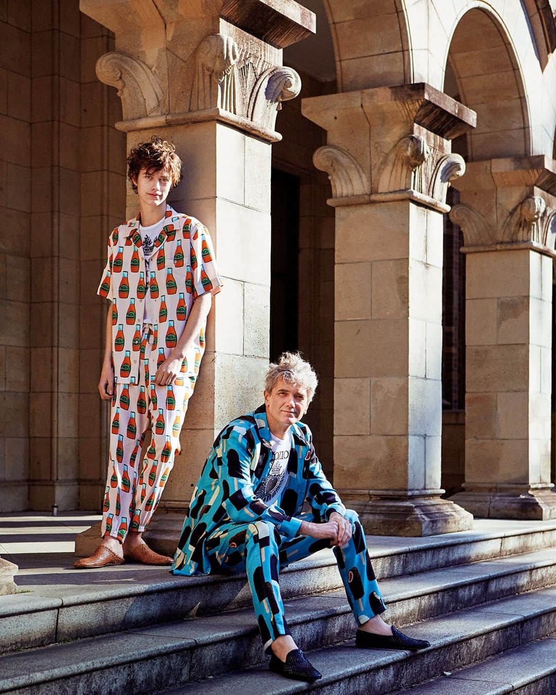 のインスタグラム：「2019年春夏ベストルック・ガイド ファッションをもっと自由に楽しむ。華やかなドルチェ＆ガッパーナのパジャマ風セットアップ。@dolcegabbana #dolcegabbana  Photo: Yuhki Yamamoto @yamamot_y Styling: Nobuyuki Ida Hair&make-up: AMANO」
