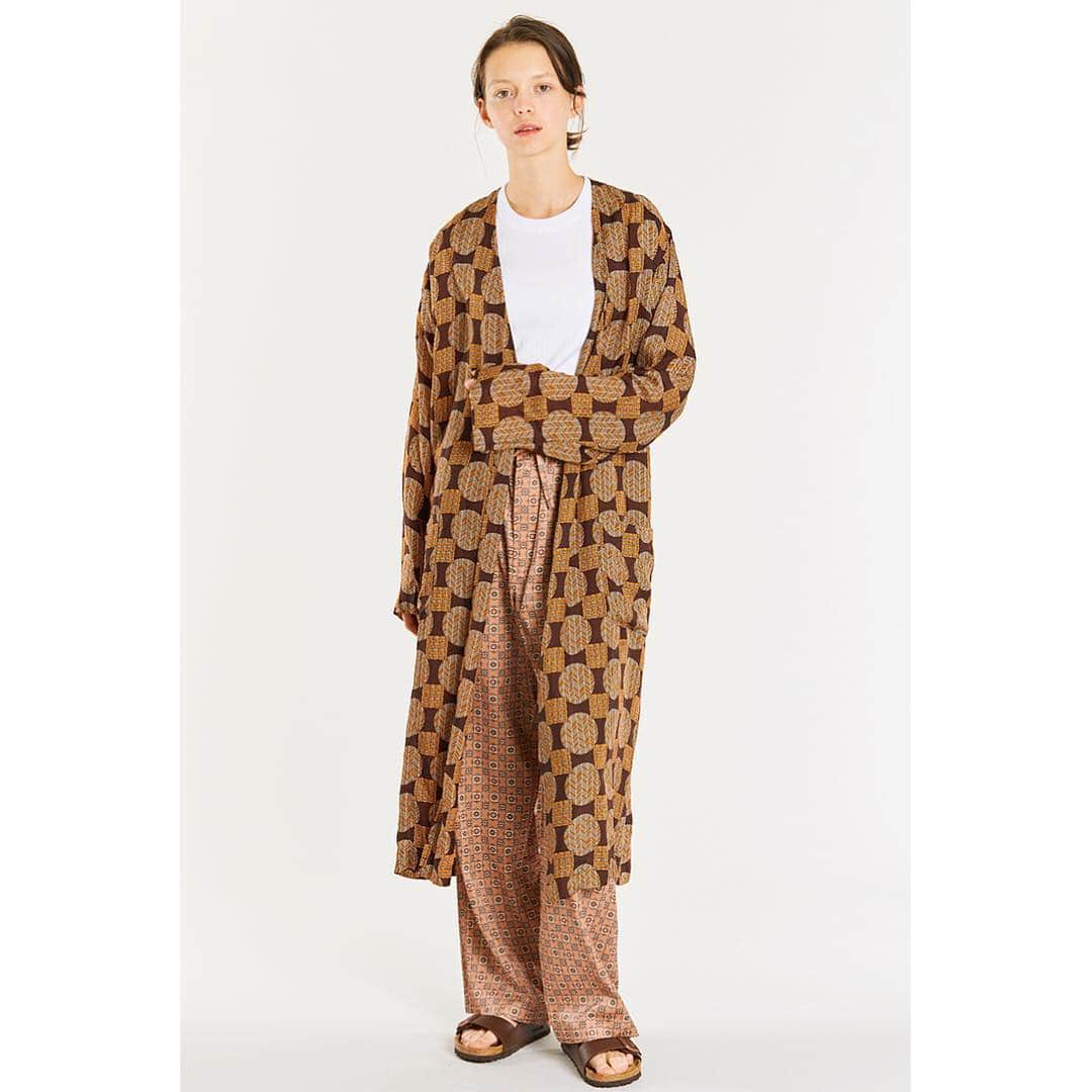 のインスタグラム：「#needles v-neck robe ¥40,000+tax string arrow easy pants ¥29,000+tax #19ss #bshop #bshop_official」
