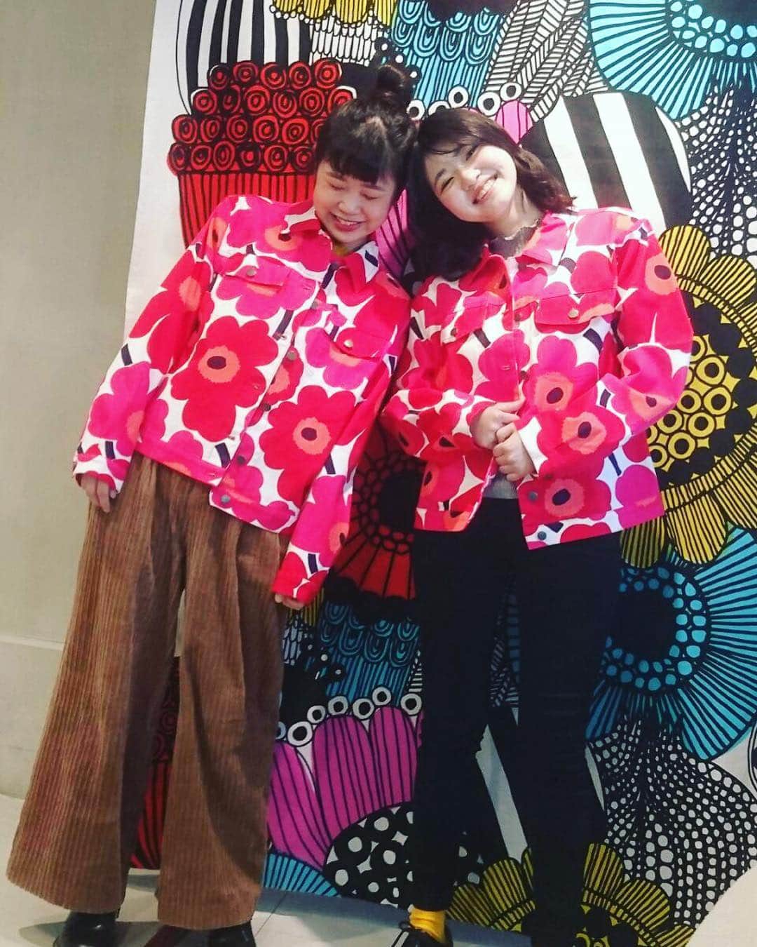 のインスタグラム：「フィンランド海外研修🇫🇮 . フィンランドに本社がある マリメッコの本店でお買い物😚🌸 . . #新大阪歯科衛生士専門学校 #sdhc #歯科衛生士 #フィンランド #finland #海外研修 #マリメッコ #🇫🇮 #marimekko #enjoy #smile #仲間 #friend #友達 #学校  #school #夢 #dream #専門学校 #happy #fun #girl #likeforlike #like4like #instagood #instalike #love #dental #dentalhygienist  #dentalhygiene」