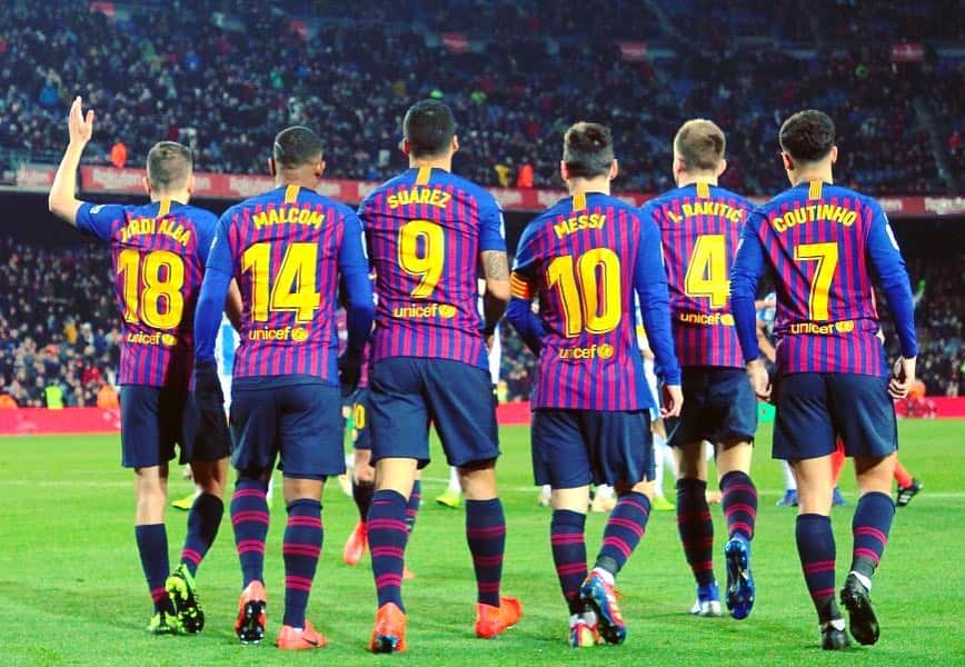 LFPさんのインスタグラム写真 - (LFPInstagram)「T H E  G A N G ! 🔥⚽️ •  #FCBarcelona #CampNou #Messi #Suarez #Coutinho #JordiAlba #Rakitic #Malcom #FCB #Soccer #Football #LaLiga #laligasantander」3月27日 12時21分 - laliga