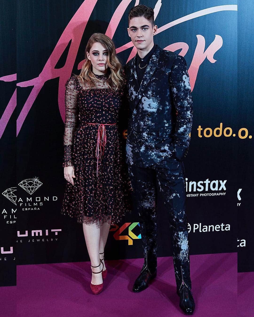 Just Jaredさんのインスタグラム写真 - (Just JaredInstagram)「@josephinelangford and @hero_ft attend the premiere of @aftermovie in Madrid! #JosephineLangford #HeroFiennesTiffin #AfterMovie Photo: Getty」3月27日 12時32分 - justjared