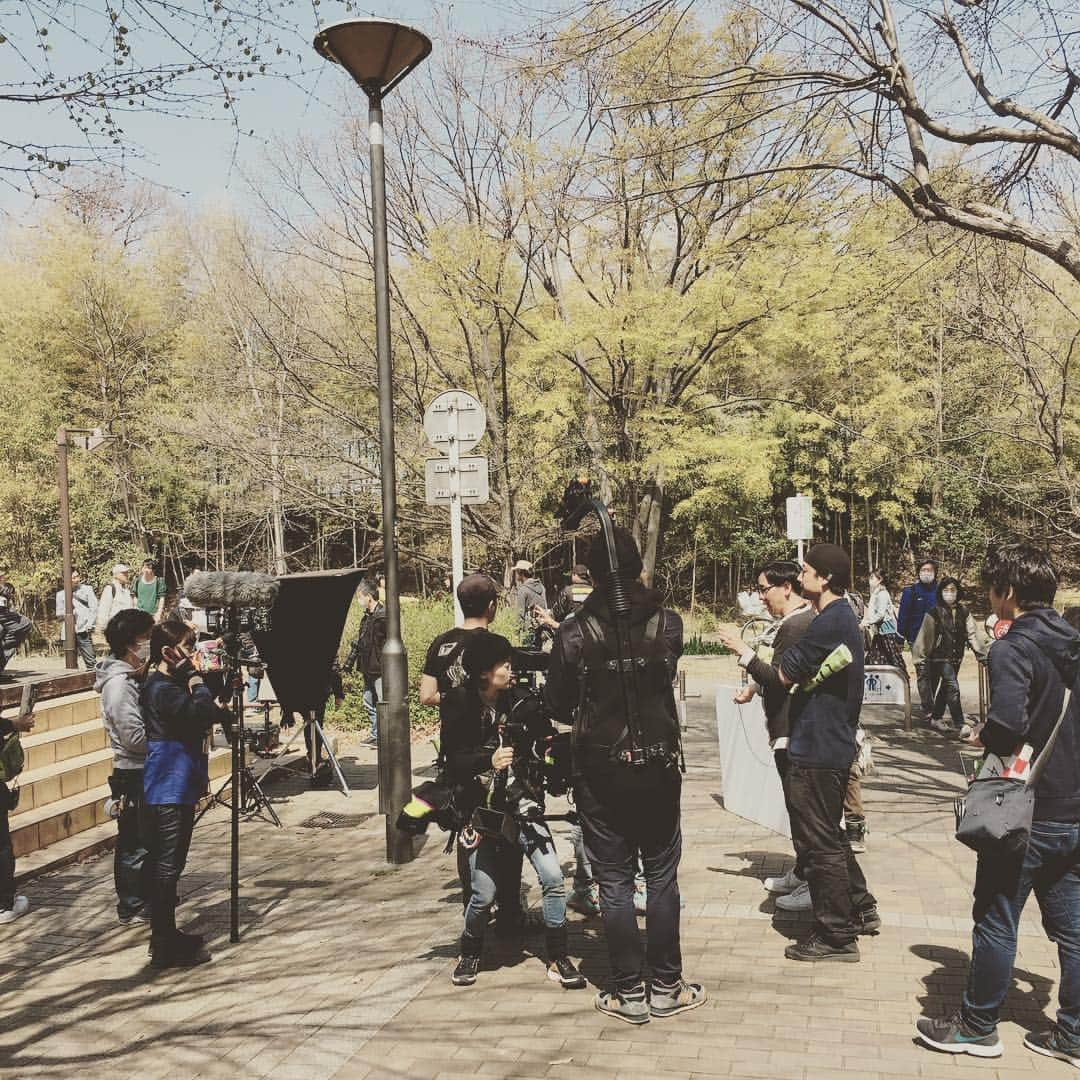 高岡早紀 さんのインスタグラム写真 - (高岡早紀 Instagram)「お外気持ち良い〜 私の顔ったら。。笑  #向かいのバズる家族 #春 #楽しい」3月27日 12時32分 - saki_takaoka