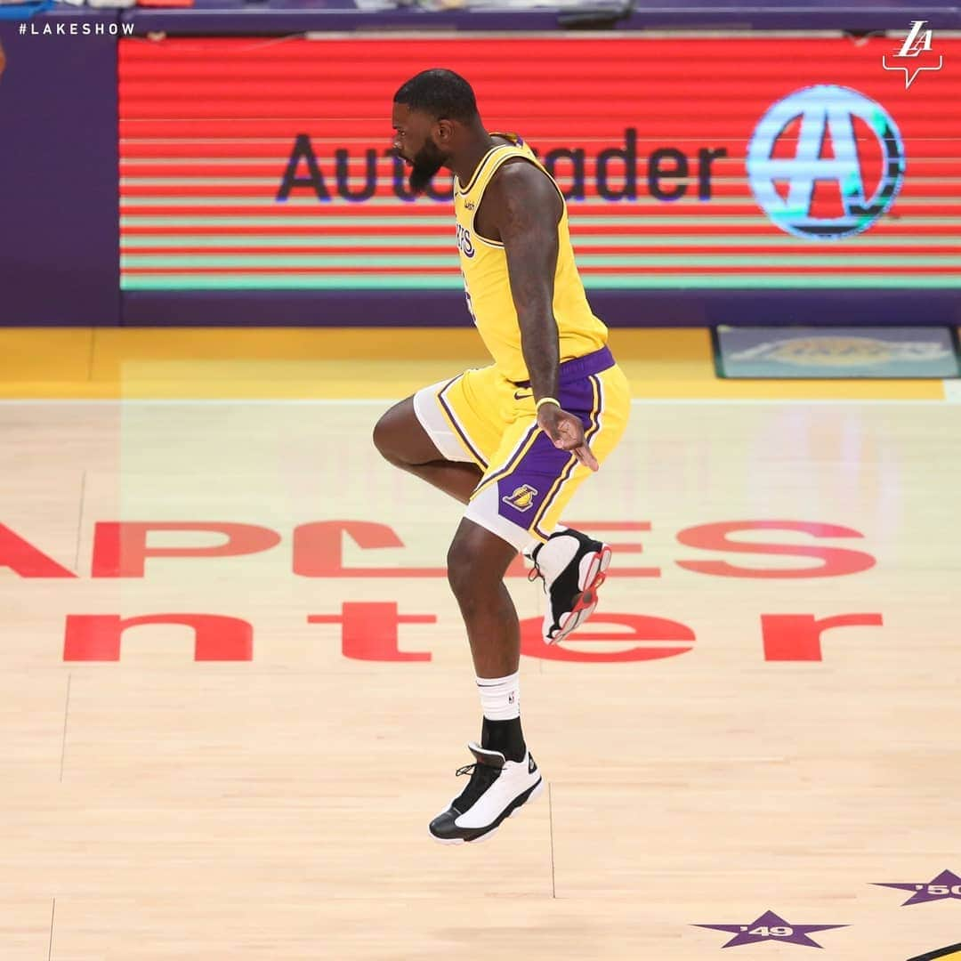 Los Angeles Lakersさんのインスタグラム写真 - (Los Angeles LakersInstagram)「Lance making them dance is our @budweiserusa Moment of the Week」3月27日 12時30分 - lakers