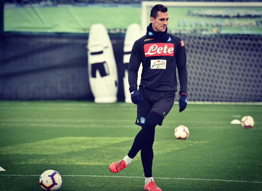 アルカディウシュ・ミリクのインスタグラム：「Powrót do treningów w Napoli ⚽👌 Back to training in Napoli ⚽👌 Ritorno al lavoro🔥⚽️ #Napoli #ForzaNapoliSempre」