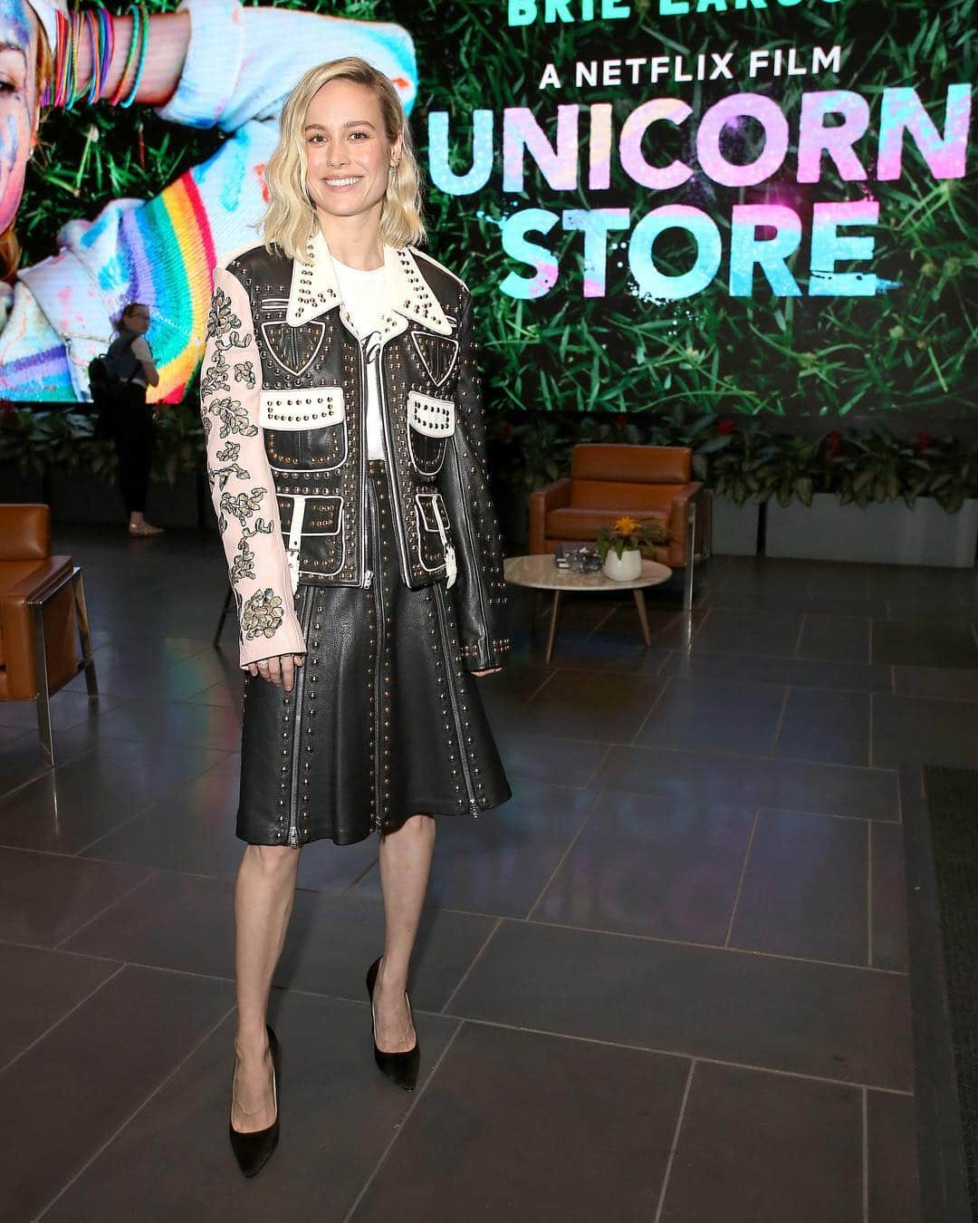 Just Jaredさんのインスタグラム写真 - (Just JaredInstagram)「@brielarson in @rodarte promotes her movie “Unicorn Store” (which she directed and starred in!) The film hits Netflix on April 5.  #BrieLarson Photos: Getty」3月27日 22時27分 - justjared