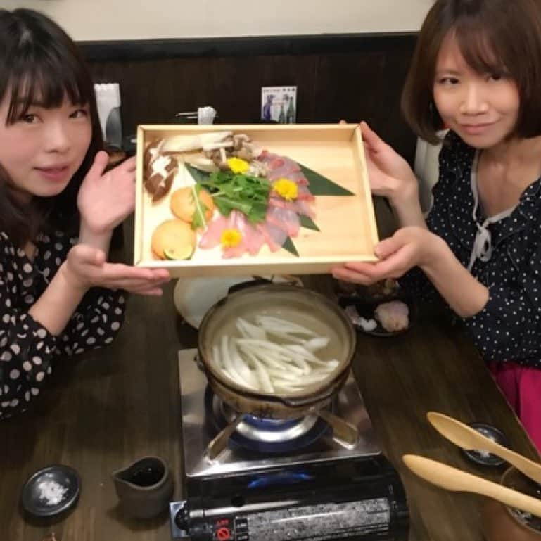 葵さんのインスタグラム写真 - (葵Instagram)「どちらかというとお肉よりお魚が好きなので今宵はこちらへディナー❣️ 「金目鯛専門居酒屋 鯛しゃぶ ぞんぶん 新宿三丁目本店 」  こちらのお店のおすすめ３ポイントです。 ①豊洲市場直送 金目鯛の鯛しゃぶしゃぶが自慢の海鮮居酒屋 ②鯛のアラ、鰹と昆布で毎日丁寧に仕込んだ出汁 ③金目鯛にこだわった逸品料理と自慢の『鯛しゃぶ』が堪能できる  ということで、 @sumimayu ちゃんとまずは鯛しゃぶ💓 新鮮な鯛と出汁がとても美味しかった♪  そして金目鯛のカマ焼きと金目鯛の押し寿司も美味しかったです❣️ 一度にこんなに金目鯛を食べたの初めてかも♪大満足です♪  新宿 ぞんぶんで検索してね! Casting by @woomy.restaurant」3月27日 22時20分 - dolphin_coconut