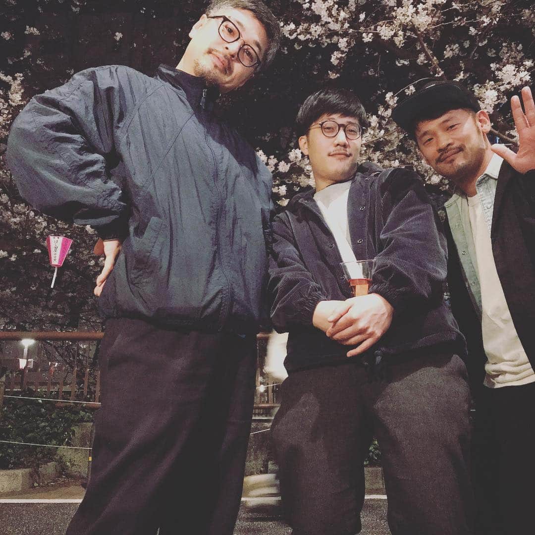 石川龍のインスタグラム：「もう満開なんじゃないのか？ #中目黒 #メロン🍈とパンダ🐼」