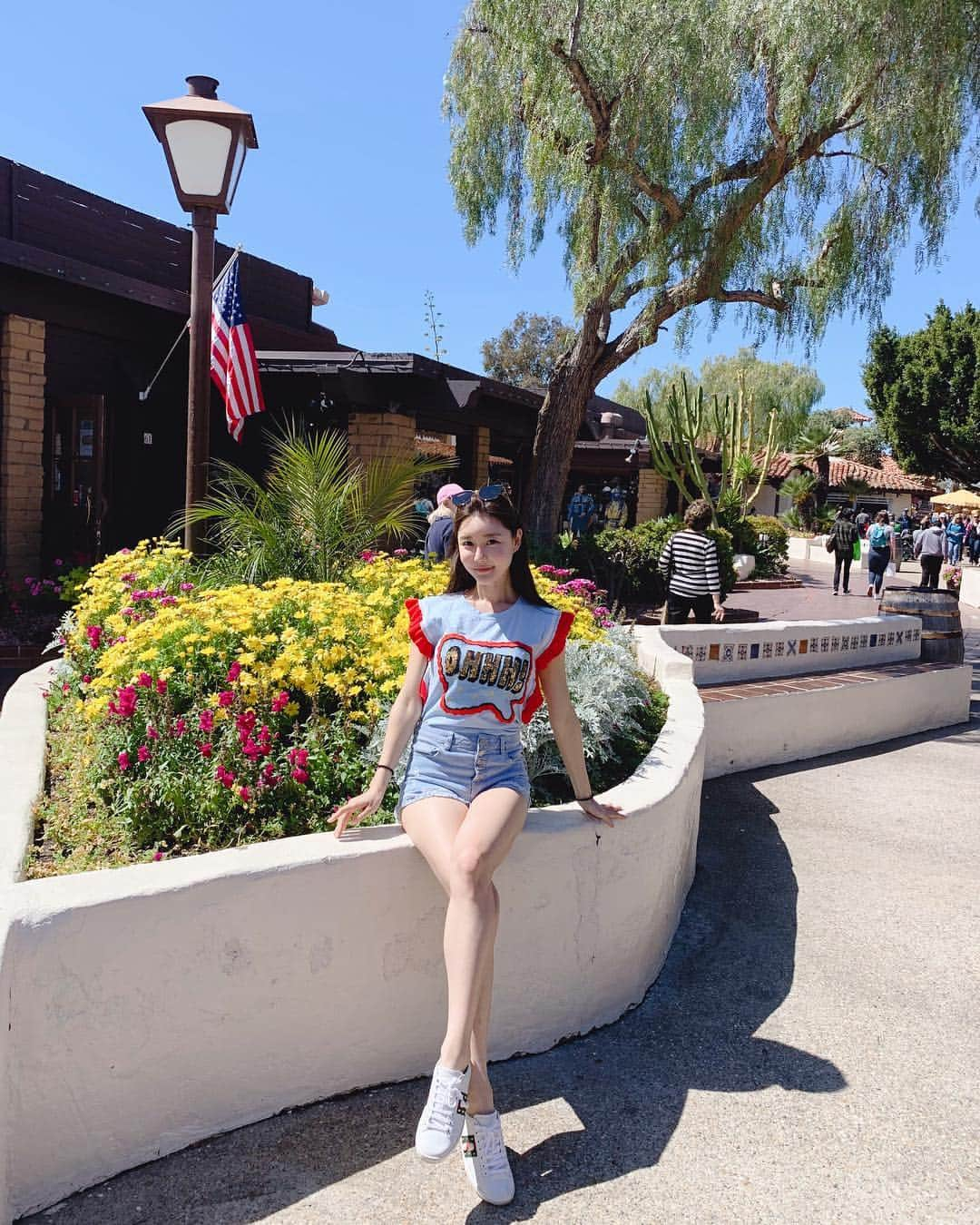 チェ・スルギさんのインスタグラム写真 - (チェ・スルギInstagram)「. San diego🇺🇸 . . Seaport village . - 최애도시 샌디에고 😘😘 그냥 아무것도 안하고  하늘만 바라보고있어도 행복해 💕 . .」3月27日 22時29分 - angel9028