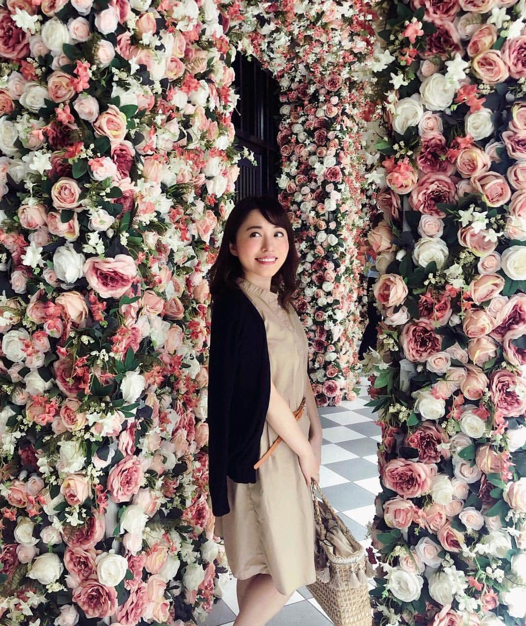 佐々木真奈美さんのインスタグラム写真 - (佐々木真奈美Instagram)「🌸🌹🌸🌹 #love #flowers 💞 📷 @meloolga #instagood #instagram #instagramer #佐々木真奈美」3月27日 22時34分 - manami_sasaki_official