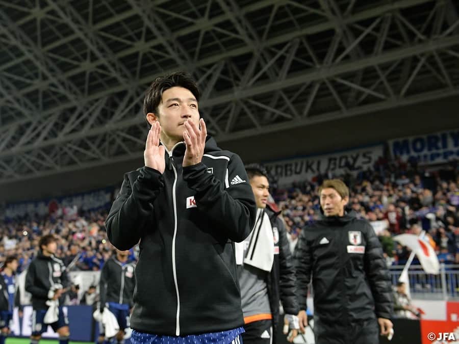 日本サッカー協会さんのインスタグラム写真 - (日本サッカー協会Instagram)「📸Match Photos⑥ 試合を終えた選手たちのオフショット！試合後は場内を一周し、大きな声援に拍手や手を振って応えました！ ・ キリンチャレンジカップ2019 #SAMURAIBLUE 1-0 ボリビア代表 📅3/26(火)19:30KO 📍兵庫／ノエビアスタジアム神戸 ・ #daihyo #SAMURAIBLUE」3月27日 22時38分 - japanfootballassociation
