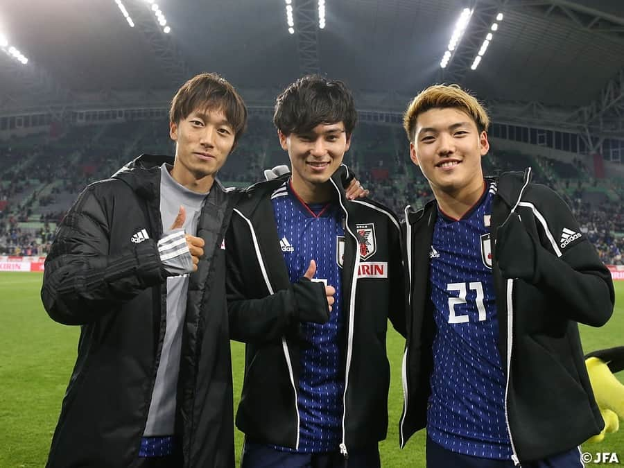 日本サッカー協会さんのインスタグラム写真 - (日本サッカー協会Instagram)「📸Match Photos⑥ 試合を終えた選手たちのオフショット！試合後は場内を一周し、大きな声援に拍手や手を振って応えました！ ・ キリンチャレンジカップ2019 #SAMURAIBLUE 1-0 ボリビア代表 📅3/26(火)19:30KO 📍兵庫／ノエビアスタジアム神戸 ・ #daihyo #SAMURAIBLUE」3月27日 22時38分 - japanfootballassociation