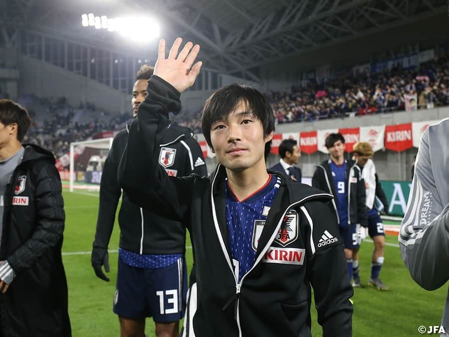 日本サッカー協会さんのインスタグラム写真 - (日本サッカー協会Instagram)「📸Match Photos⑥ 試合を終えた選手たちのオフショット！試合後は場内を一周し、大きな声援に拍手や手を振って応えました！ ・ キリンチャレンジカップ2019 #SAMURAIBLUE 1-0 ボリビア代表 📅3/26(火)19:30KO 📍兵庫／ノエビアスタジアム神戸 ・ #daihyo #SAMURAIBLUE」3月27日 22時38分 - japanfootballassociation