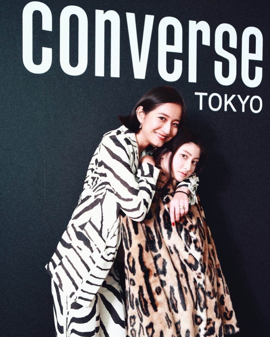 入夏さんのインスタグラム写真 - (入夏Instagram)「CONVERSE TOKYO🖤  初めて妹を連れてPartyへ！ まさかのアニマル被り🦓🐅 @converse_tokyo #converse」3月27日 22時45分 - iruka__offi