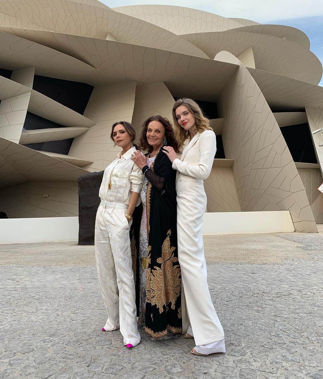 ナタリア・ヴォディアノヴァさんのインスタグラム写真 - (ナタリア・ヴォディアノヴァInstagram)「Qatar here we come 💪🏻♥️ just arrived at the opening of @nmoqatar @victoriabeckham @therealdvf」3月27日 23時07分 - natasupernova
