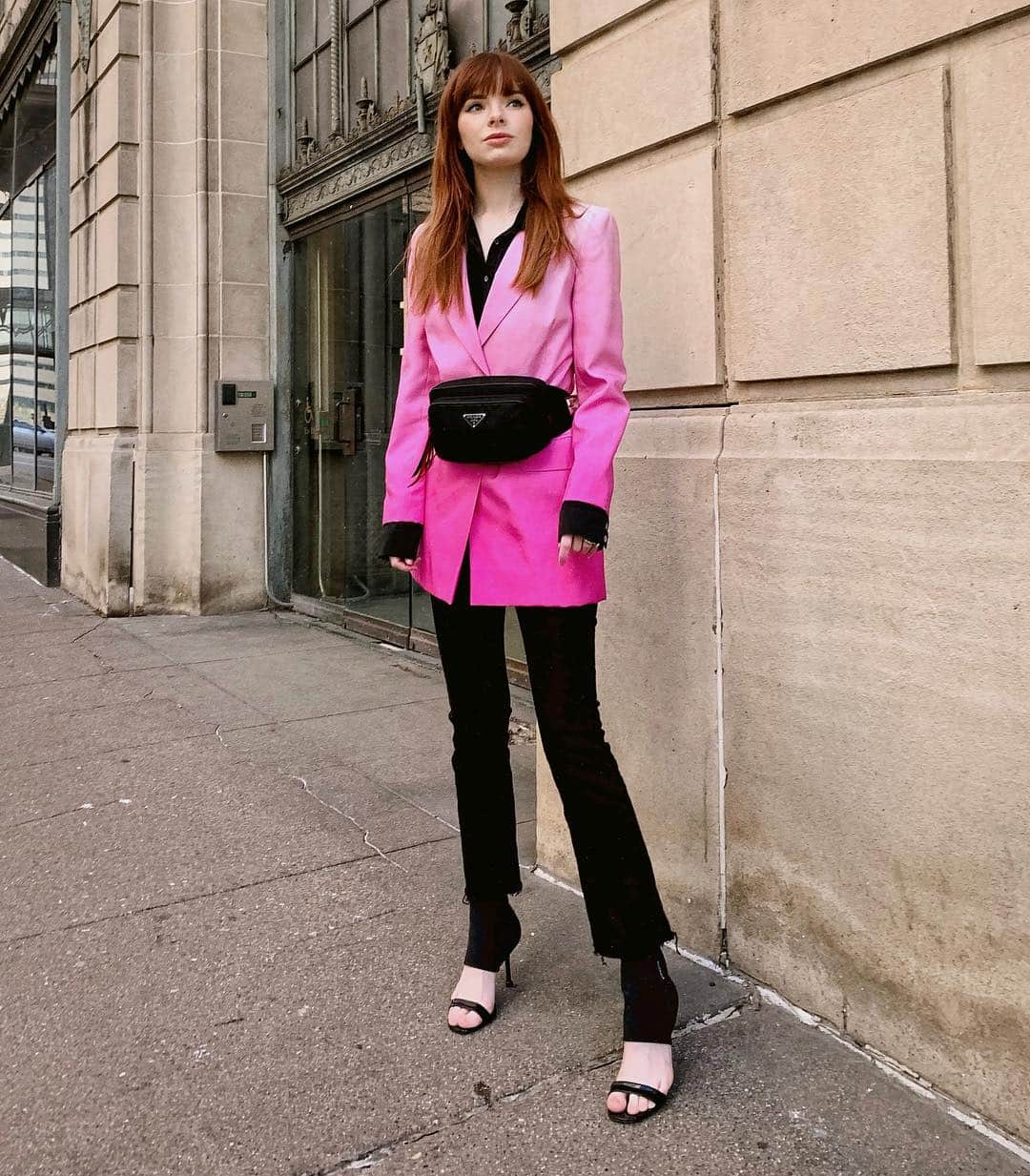 ジェーン・アルドリッジのインスタグラム：「💗💗💗 this blazer is one of the best @ebay finds I’ve ever made.」