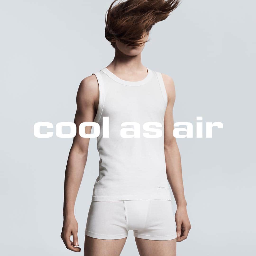 ユニクロさんのインスタグラム写真 - (ユニクロInstagram)「Cool as air.﻿UNIQLO and alexanderwang announce a new collection for men and women, featuring amazingly seamless and stretchable innerwear. ﻿ See it at﻿ uniqlo.com/alexanderwang﻿ ﻿ @alexanderwangny﻿ #uniqloalexanderwang #coolasair #airism」3月27日 23時16分 - uniqlo