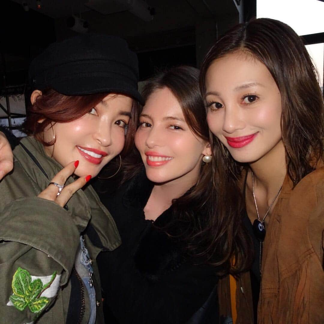 平子理沙さんのインスタグラム写真 - (平子理沙Instagram)「ココちゃんとジュリアナちゃんと3人で止まらないトーク💋🦄💕 あ〜、本当に楽しかった〜〜❣️ またすぐ会おうね😘❣️ @cocot_chan @julianaminato  #lifestyle #fashion #beauty #risahirako #平子理沙」3月27日 23時17分 - risa_hirako