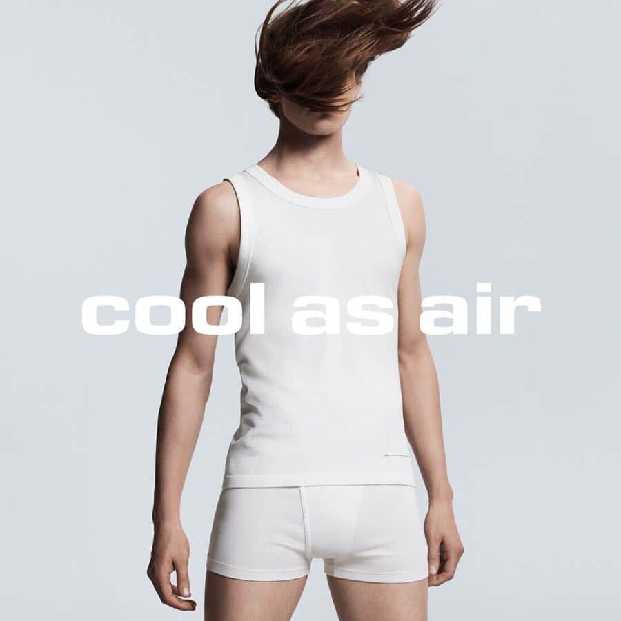 アレキサンダー・ワンさんのインスタグラム写真 - (アレキサンダー・ワンInstagram)「Cool as air. - The new generation of alexanderwang and @uniqlo. Introducing #airism, a collection of breathable innerwear separates — Learn more at the link in bio. - #Uniqloalexanderwang」3月27日 23時18分 - alexanderwangny