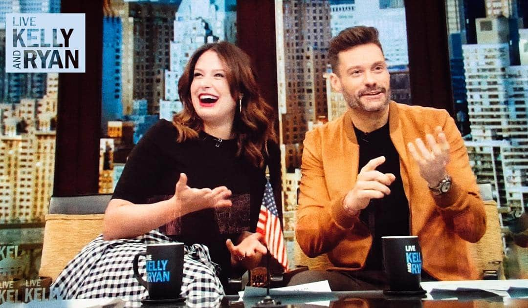 ケイティ・ロウズさんのインスタグラム写真 - (ケイティ・ロウズInstagram)「BACK HOSTING WITH @RYANSEACREST TODAY AND TOMORROW! @livekellyandryan 😘😘😘☕️☕️☕️☕️☕️☕️☕️☕️☕️☕️☕️☕️☕️☕️」3月27日 23時21分 - ktqlowes