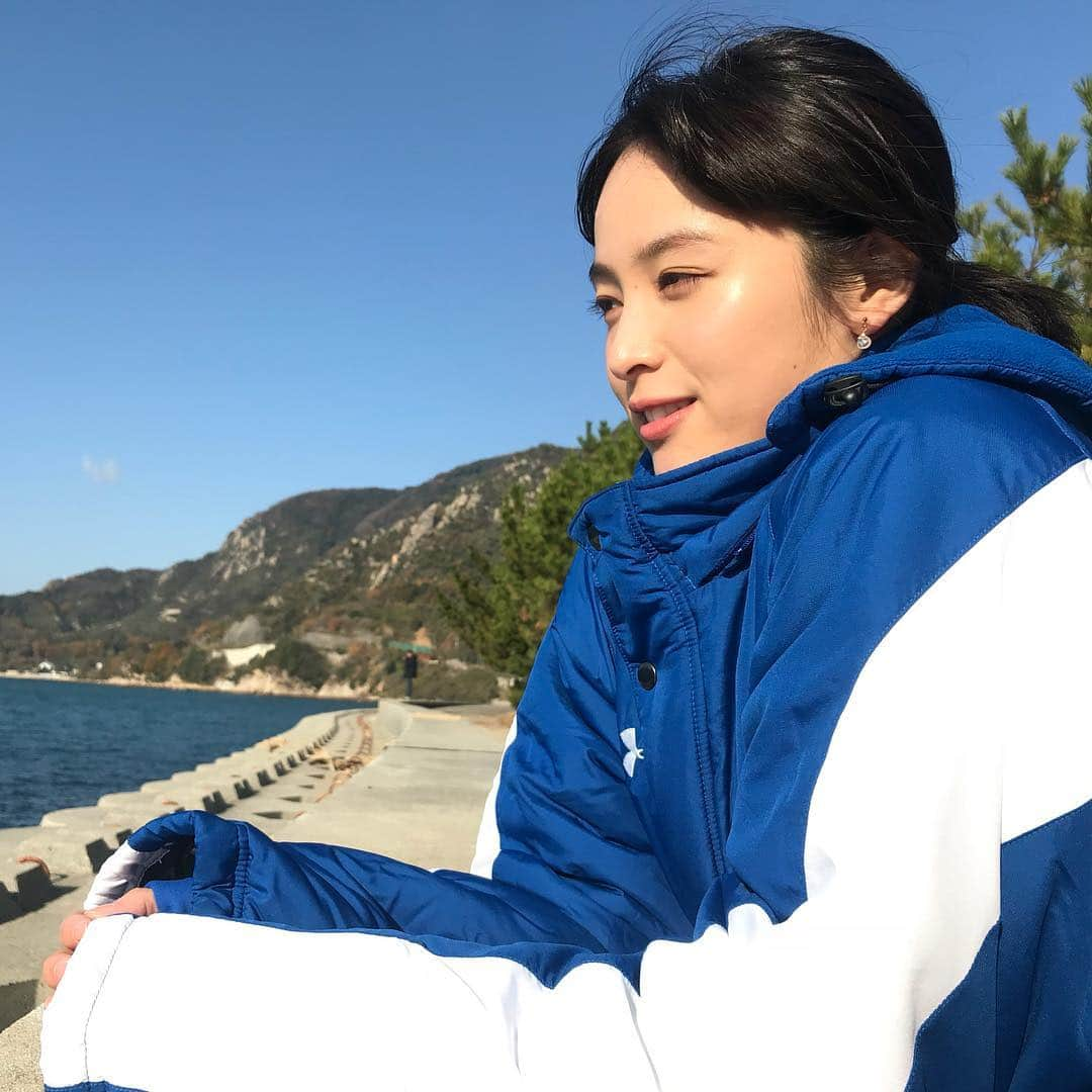 清野菜名さんのインスタグラム写真 - (清野菜名Instagram)「本日、ミラクル9 スペシャル 19時〜 です。みてね。✴︎ #ミラクル9  #やすらぎの刻道」3月27日 14時45分 - seinonana