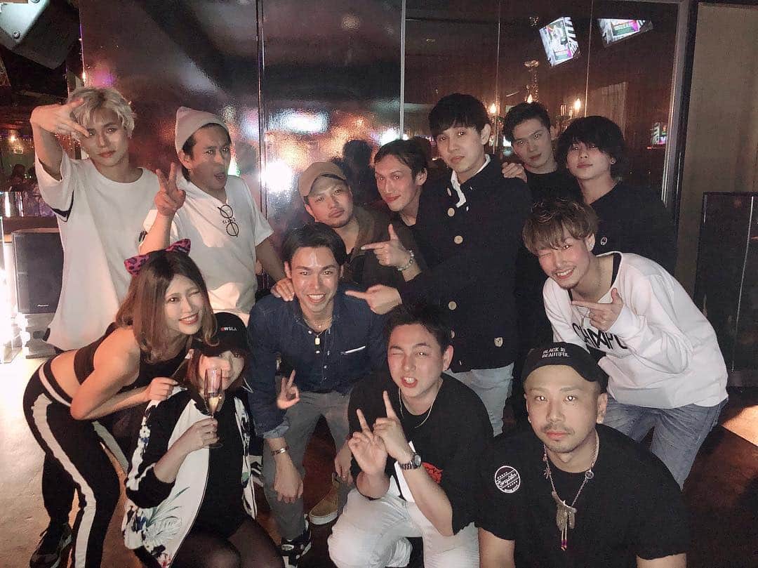 DJ YURINAさんのインスタグラム写真 - (DJ YURINAInstagram)「My job starts with making smile teammates. people meet mean is made of miracle.😆😆😆 . 次回は4/26esprit☑️ 一緒に朝までお腹痛くなるくらい笑おーね✌️ クラブ好きだけど行きたいけど1人じゃ、、て人はみんなおいで🙋‍♀️🙋‍♀️ . #teammate #happybirthday #smileday #roppongi #tokyonightlife #welcometotokyo #酒ラブ #catailand #飲み好きの集まり#tokyocommunity #音楽好きな人と繋がりたい  #仲間を大切にする人と繋がりたい #1人クラブ #クラブ初心者 #世界一イケてるコミュニティ」3月27日 14時51分 - dj_yurina_tokyo