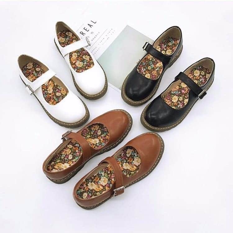 SweetHeart ショップさんのインスタグラム写真 - (SweetHeart ショップInstagram)「レディース革靴　　カジュアルシューズ SHS272608  商品番号【SHS272608】 【送料込み3480円】  こちらのWEBでこのままご購入いただけますよ。  #シューズ #しまむら #プチプラコーデ #革靴#zara #サンダル #uniqlo #ユニクロ #gu #スニーカー #シンプルコーデ #今日のコーデ #しまパト #足元倶楽部 #ママファッション #gumania #韓国ファッション #カジュアルコーデ #ゴープロのある生活 #厚底サンダル #足元倶楽部 #休日 #お買い物 #プチプラファッション #おしゃれ #セール #おしゃれさんと繋がりたい #厚底スニーカー #お休みコーデ #ママコーデ」3月27日 15時18分 - sweetheartstore0711