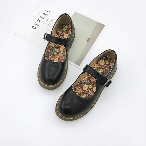 SweetHeart ショップさんのインスタグラム写真 - (SweetHeart ショップInstagram)「レディース革靴　　カジュアルシューズ SHS272608  商品番号【SHS272608】 【送料込み3480円】  こちらのWEBでこのままご購入いただけますよ。  #シューズ #しまむら #プチプラコーデ #革靴#zara #サンダル #uniqlo #ユニクロ #gu #スニーカー #シンプルコーデ #今日のコーデ #しまパト #足元倶楽部 #ママファッション #gumania #韓国ファッション #カジュアルコーデ #ゴープロのある生活 #厚底サンダル #足元倶楽部 #休日 #お買い物 #プチプラファッション #おしゃれ #セール #おしゃれさんと繋がりたい #厚底スニーカー #お休みコーデ #ママコーデ」3月27日 15時18分 - sweetheartstore0711