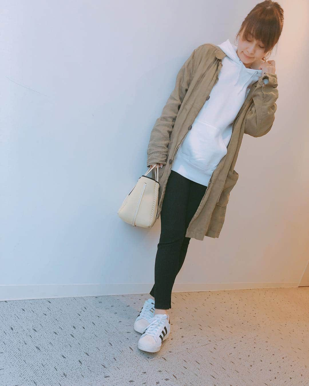 渡辺美奈代さんのインスタグラム写真 - (渡辺美奈代Instagram)「本日のお洋服  愛弥のアウター借りて」3月27日 15時12分 - watanabe_minayo