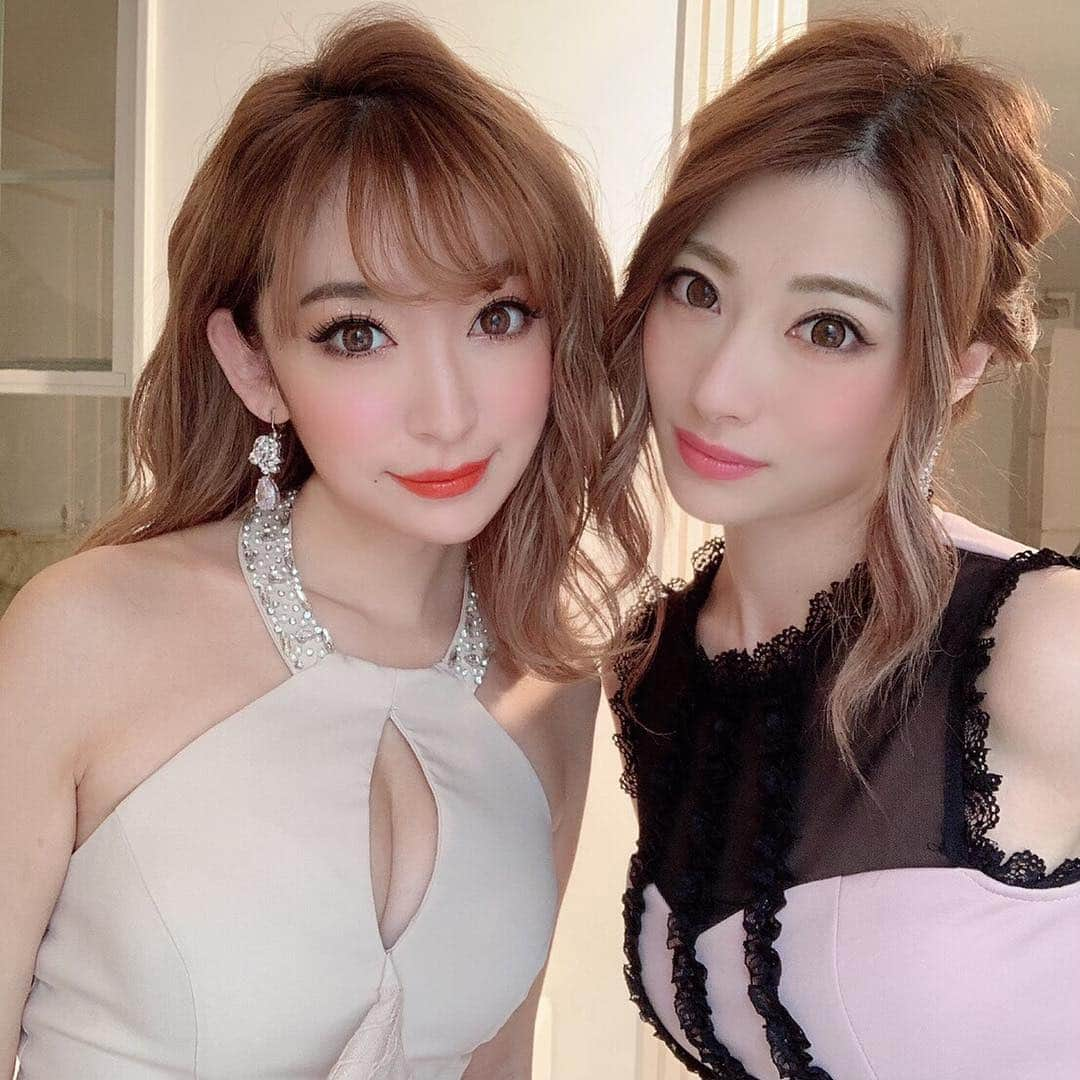 華沢友里奈さんのインスタグラム写真 - (華沢友里奈Instagram)「@dress_sugar さんの撮影で 久しぶりに @kanaxxy_0421  会ったのお∩^ω^∩❤️ かなえちゃんめっちゃ美人さんなのに 喋るとめっちゃ面白くて顔も性格も 大好き😘💕 アパレルブランドもめっちゃ可愛いのたくさん😍❤️ @bloomin_official  #ドレス #キャバ嬢ドレス #sugar #杉山佳那恵  #アパレル #fashion  #キャバ嬢 #六本木 #美人茶屋離宮 #followme」3月27日 15時28分 - hanazawayurina