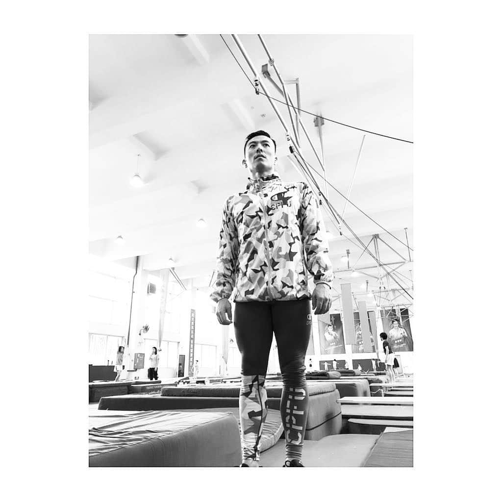 寺内健さんのインスタグラム写真 - (寺内健Instagram)「このトップス、ストレッチが効いてるのでめちゃくちゃ動きやすいんです！猛烈合宿中なので頑張ります🔥 #champion #championjp #CPFU」3月27日 16時25分 - ken_terauchi_87