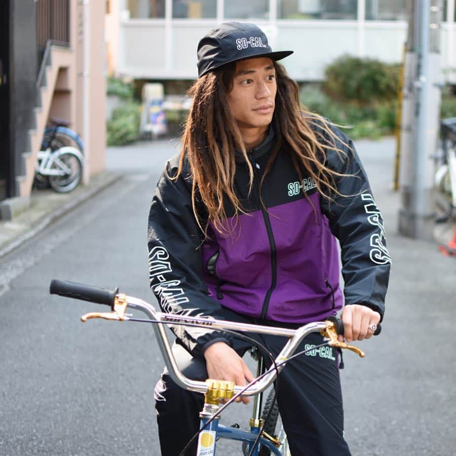 のインスタグラム：「Standard California Sports Track Jacket & Pantsにストア限定モデルが登場。 実店舗とOnline Store限定で3月29日（金）発売となります。 是非チェックを‼︎ . #standardcalifornia #スタンダードカリフォルニア #trackjacket #トラックジャケット #sportwear #スポーツウェア #ストア限定 #limited」