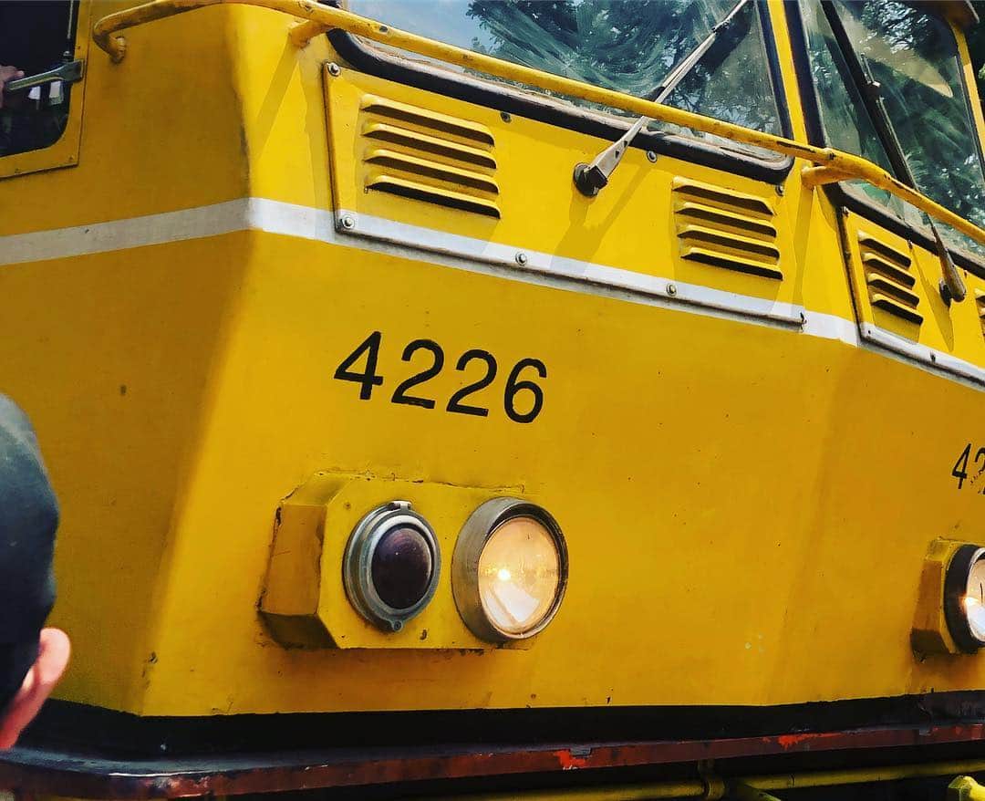 森本さやかさんのインスタグラム写真 - (森本さやかInstagram)「#カンチャナブリ  #泰緬鉄道  #クウェー川鉄橋  #戦場にかける橋  タイミングよく電車が走って来て 自分たちで電車を避けました🚃  #ヒヤヒヤ  けど #sohot #38度 . . #kanchanaburi  #thailand🇹🇭」3月27日 17時08分 - sayakamorimoto1011