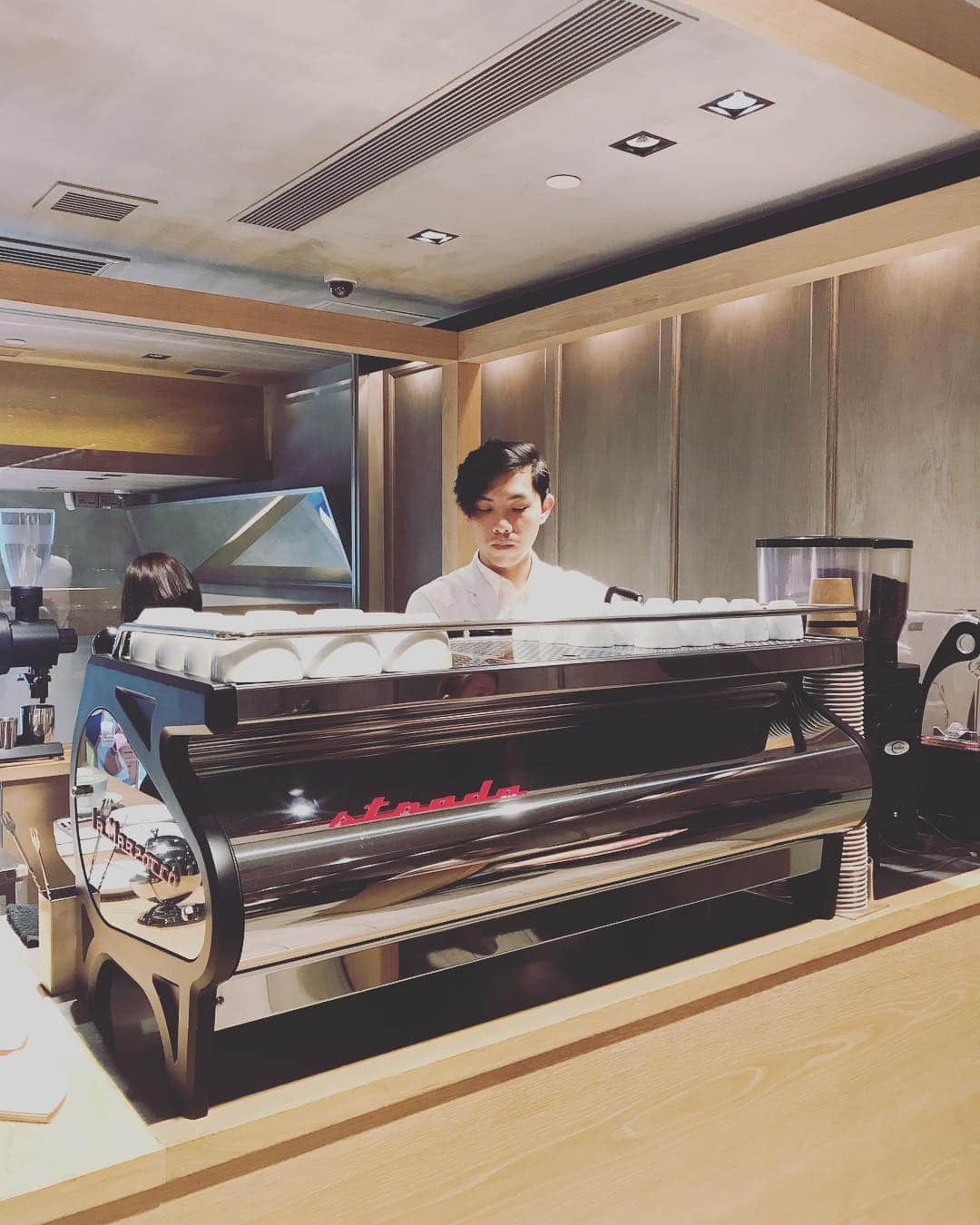goodcoffeemeさんのインスタグラム写真 - (goodcoffeemeInstagram)「So happy to finally at Omotesando Koffee... IN HONG KONG🥰 @vja  #goodcoffee_hongkong #goodcoffee_wanchai #omotesandokoffee」3月27日 17時27分 - goodcoffeeme